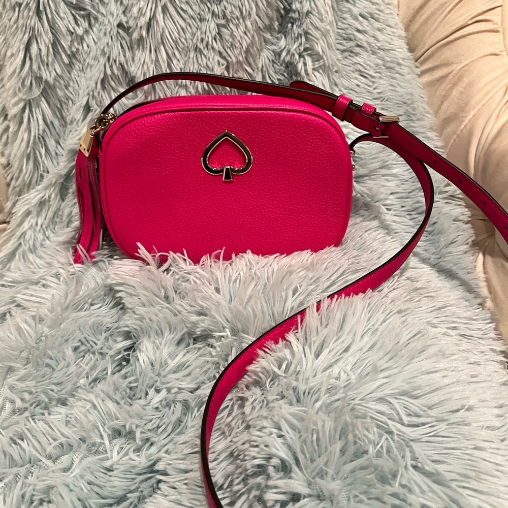Flawless! Used one time Kate spade camera bag. Fabulous fuchsia!!!